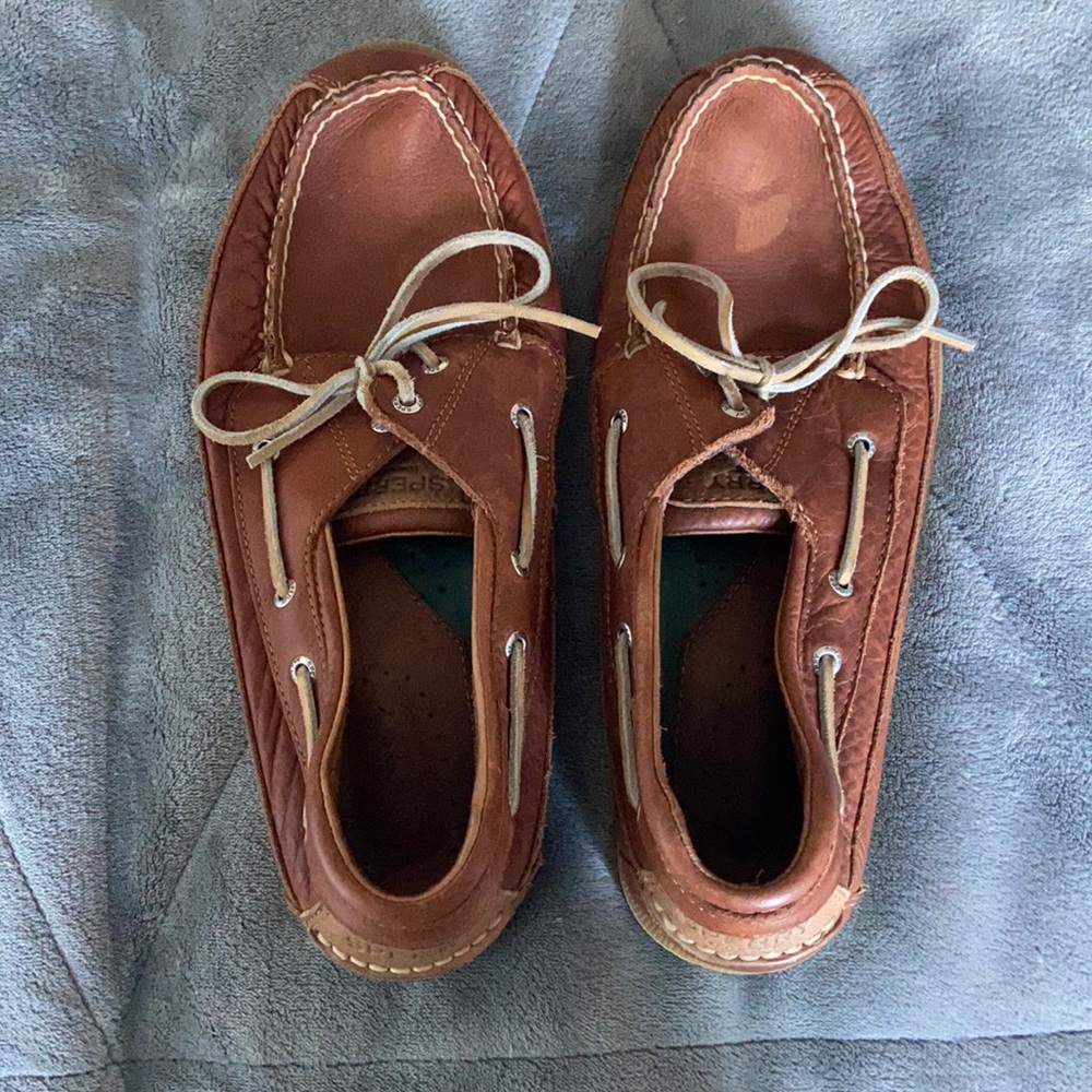 Gently worn sperrys size 12